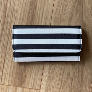 Kut from the Cloth wallet